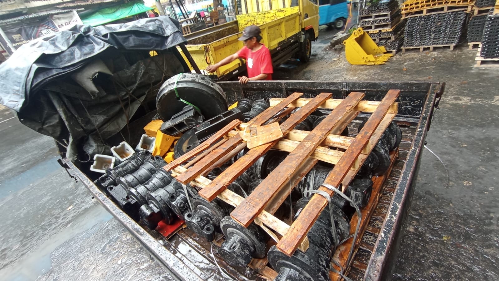 Pengiriman Cepat Suku Cadang Alat Berat Proyek